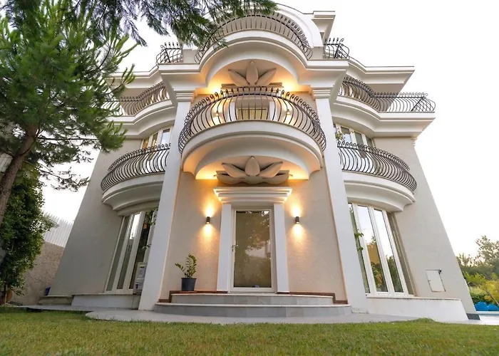 Florence טיראנה