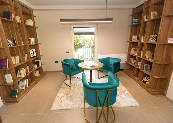 Florence וילה טיראנה