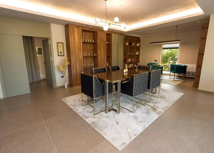 Florence * טיראנה