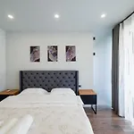 Florence Villa