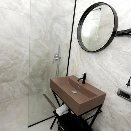 Florence Vila Tirana