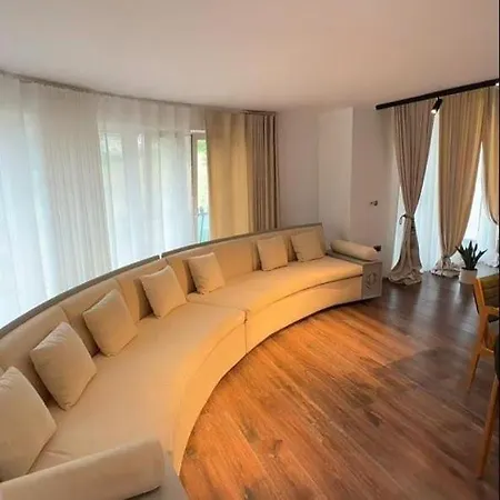 Florence Villa Tirana