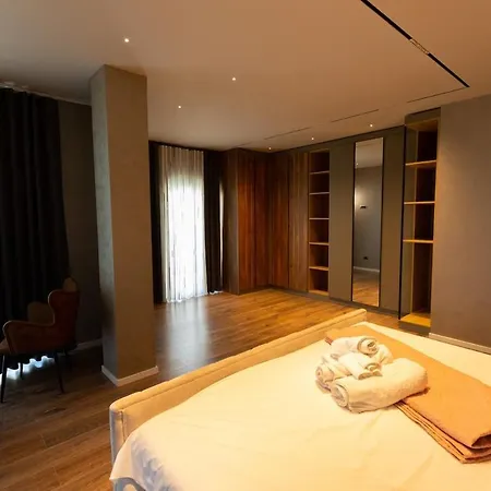 Florence Villa Tirana