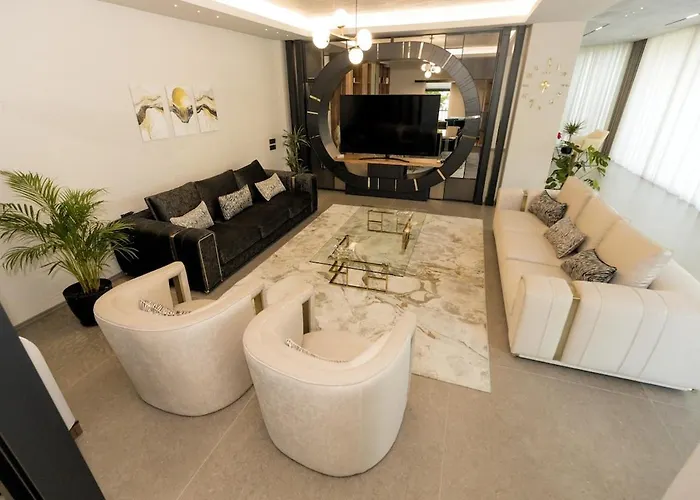 Florence Villa Tirana