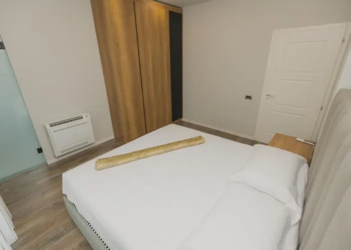 Florence Villa Tirana